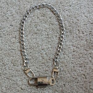 Lv Silver Chain Necklace with Lock#300 Pendant